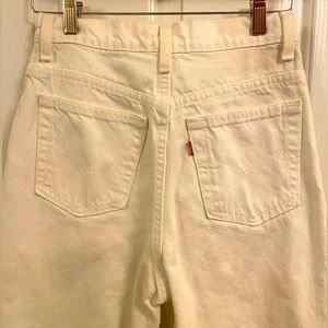 Levi’s white jeans, size 7.